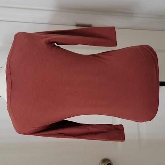Joie Size XS Rust Colored Scoop Neck 3/4 Sleeve T Shirt Excellent Used Condition - Picture 4 of 10